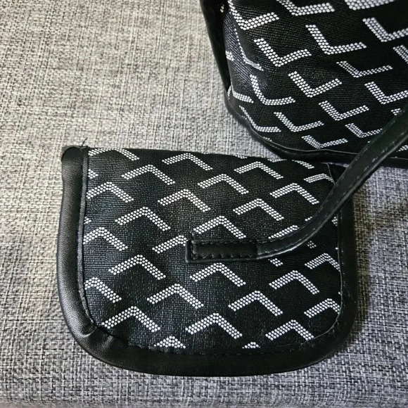 Fashion Black and  Whit Mini Tote Bag with Removable Pouch - Super Cute! - Picture 6 of 12